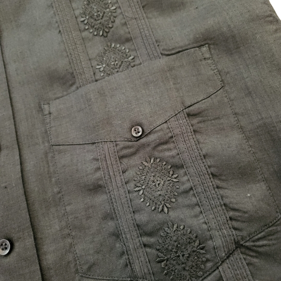 Black Guayabera Succeso UOMO by PHITA size small and size large NWOT - Picture 3 of 4